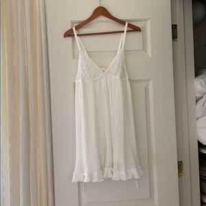Oscar De La Renta Nightgown